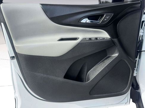 Used 2023 Chevrolet Equinox LS w/ LS Convenience Package FWD image 18