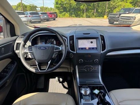Used 2019 Ford Edge SEL w/ Equipment Group 201A FWD image 19