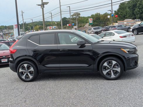 Used 2023 Volvo XC40 B5 Plus w/ Protection Package Premier AWD/4WD image 10