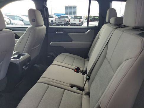 New 2026 GMC Acadia Elevation image 11