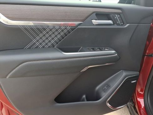 New 2026 GMC Acadia Denali w/ Super Cruise Package image 12