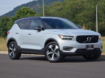 Used 2020 Volvo XC40 T5 R-Design w/ Protection Package