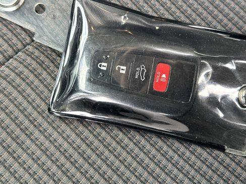 Used 2021 Toyota Highlander LE image 33