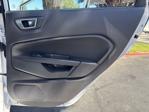 Used 2015 Ford Fiesta SE w/ Equipment Group 201A FWD image 33