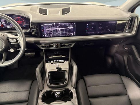 Certified 2024 Porsche Cayenne AWD/4WD image 29