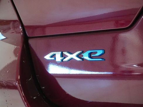 Used 2024 Jeep Grand Cherokee Limited 4xe w/ Luxury Tech Group II image 7