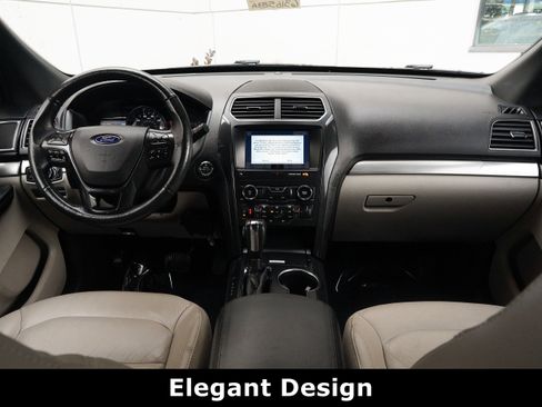 Used 2018 Ford Explorer XLT w/ Equipment Group 202A image 13