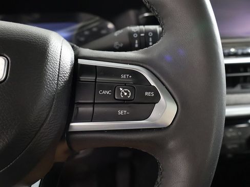 Used 2024 Jeep Compass Latitude w/ Sun and Sound Group AWD/4WD image 43
