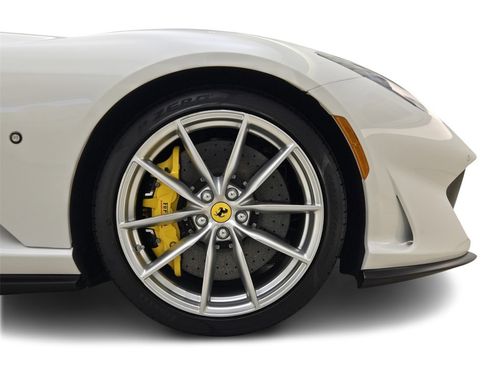 Used 2022 Ferrari 812 GTS image 7