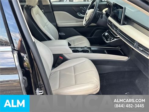 Used 2025 Lincoln Corsair AWD w/ Equipment Group 101A image 16