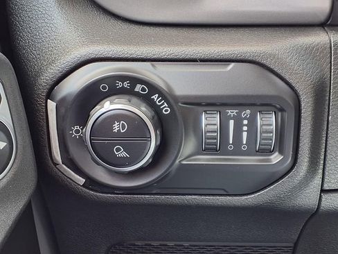 Used 2021 Jeep Gladiator Sport AWD/4WD image 15
