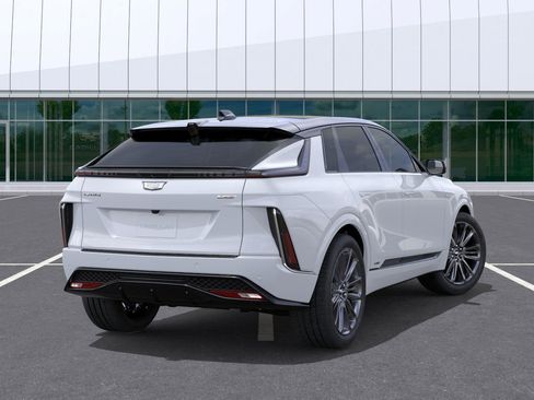 New 2026 Cadillac Lyriq V image 4