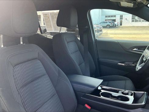 Used 2026 Chevrolet Equinox LT FWD image 7