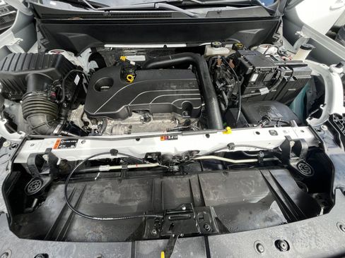 Used 2024 GMC Terrain SLE image 35