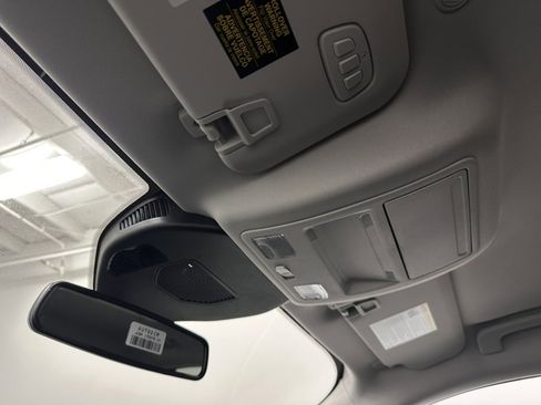 New 2025 Ford Escape SE w/ PHEV Premium Package image 30