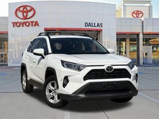 Used 2020 Toyota RAV4 XLE FWD video 1