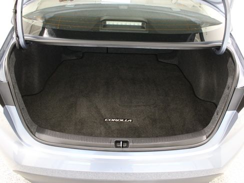 Used 2026 Toyota Corolla LE FWD image 28