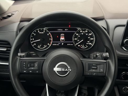 Used 2023 Nissan Rogue S image 15