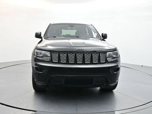 Used 2020 Jeep Grand Cherokee Altitude image 2