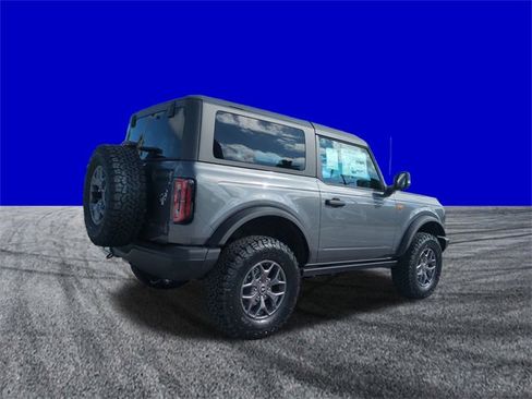 New 2025 Ford Bronco Badlands image 4