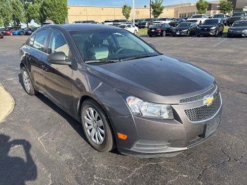 Used 2011 Chevrolet Cruze LS FWD image 3