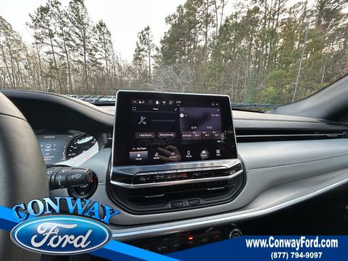 Used 2024 Jeep Compass Limited image 33