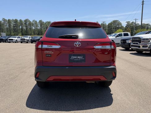 Used 2023 Toyota Corolla Cross LE FWD image 5