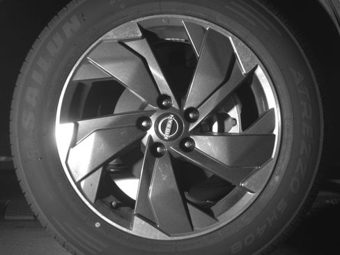 Used 2025 Nissan Rogue SV AWD/4WD image 13