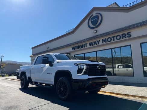 Used 2025 Chevrolet Silverado 2500 LT w/ Trail Boss Package image 1