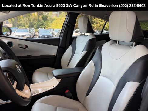 Used 2018 Toyota Prius Prime Advanced w/ Carpet Mat Package FWD image 15