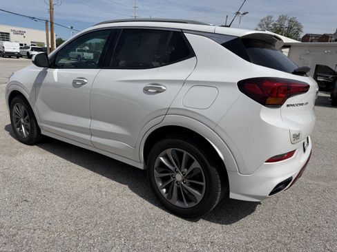 Used 2021 Buick Encore GX Essence w/ Sport Touring Package FWD image 5
