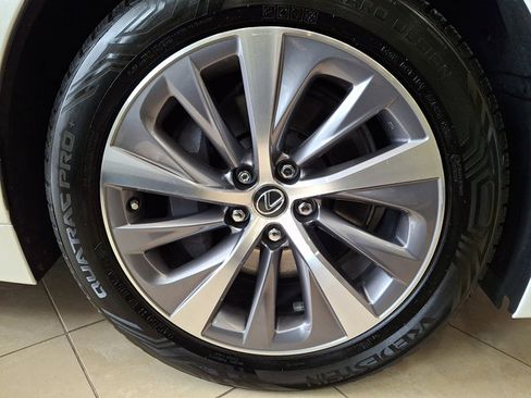 Used 2020 Lexus LS 500h AWD w/ Luxury Package image 7