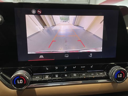 New 2025 GMC Canyon AT4 image 16