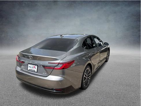 Used 2025 Toyota Camry Hybrid FWD image 10