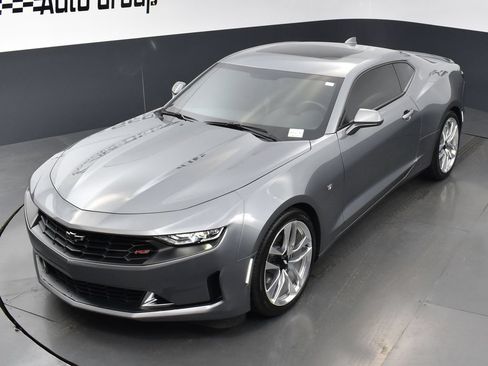 Used 2020 Chevrolet Camaro LT w/ RS Package RWD image 9