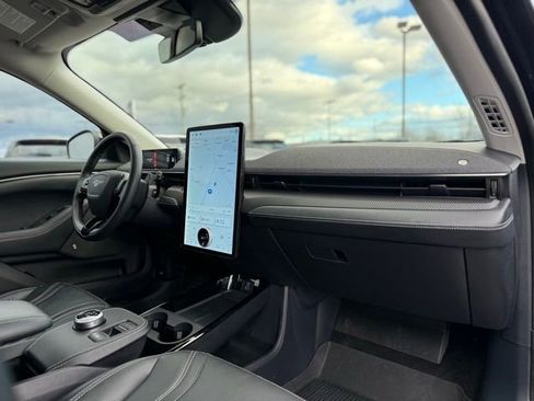 Used 2022 Ford Mustang Mach-E Premium image 21