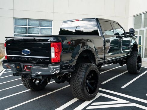 Used 2019 Ford F250 XLT AWD/4WD image 10