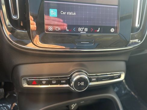 Certified 2025 Volvo XC40 B5 Plus image 24