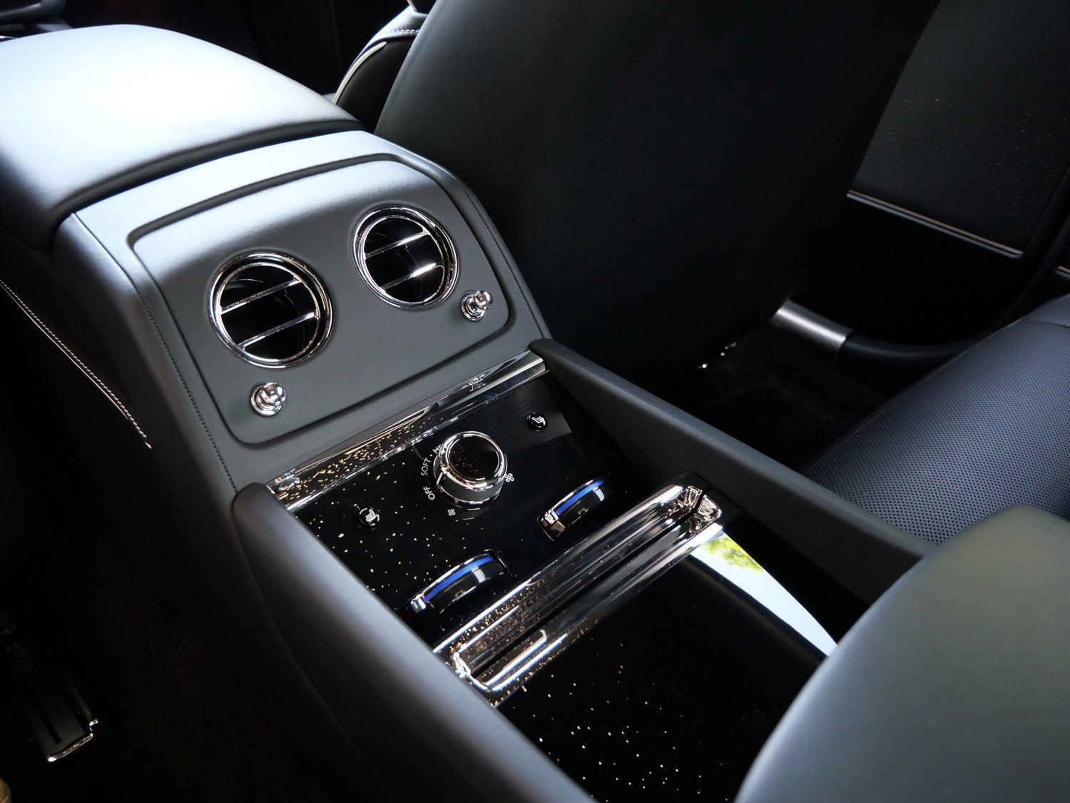 Certified 2025 Rolls-Royce Spectre w/ Spectre Launch Package AWD/4WD image 26