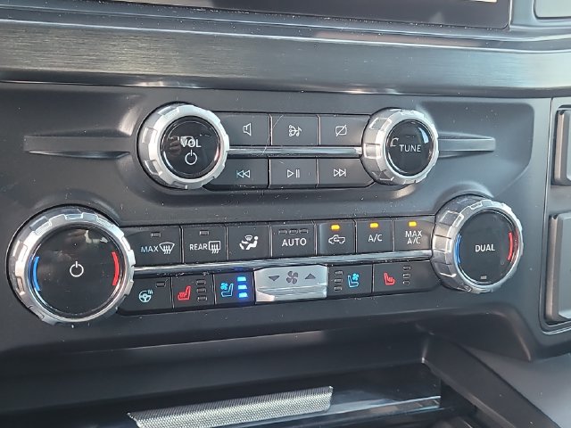 Used 2024 Ford F250 Lariat w/ Sport Appearance Package AWD/4WD image 26