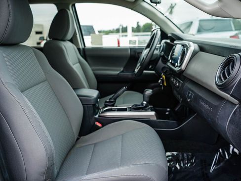 Certified 2020 Toyota Tacoma SR5 RWD image 16