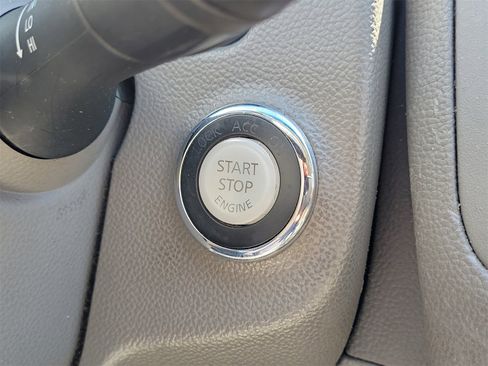 Used 2013 INFINITI G37 Journey w/ Premium Pkg image 21