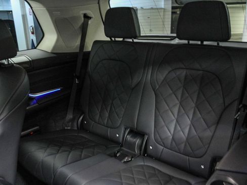 Used 2026 BMW X7 xDrive40i AWD/4WD image 18
