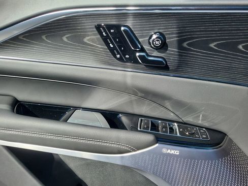 New 2026 Cadillac Lyriq Signature Luxury image 11