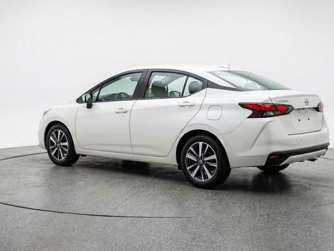 Used 2025 Nissan Versa SV image 6