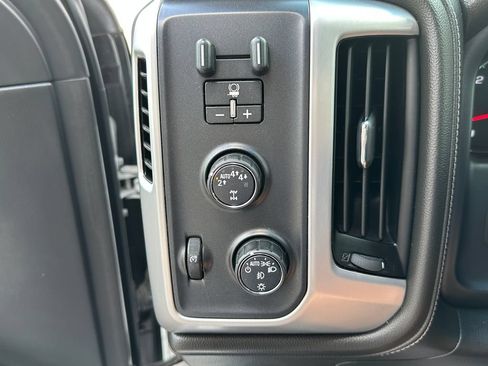 Used 2018 GMC Sierra 1500 SLT AWD/4WD image 16