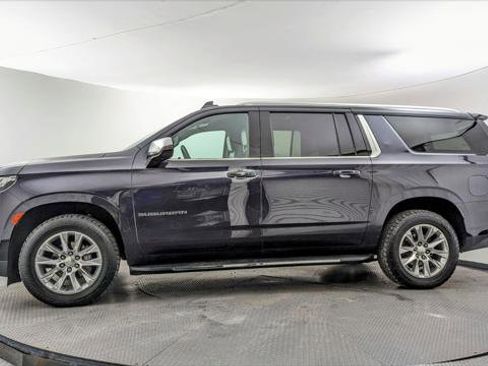 Used 2023 Chevrolet Suburban Premier image 3