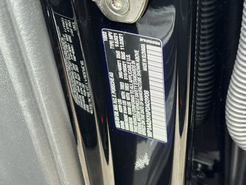 Certified 2023 Porsche Cayenne AWD/4WD image 34