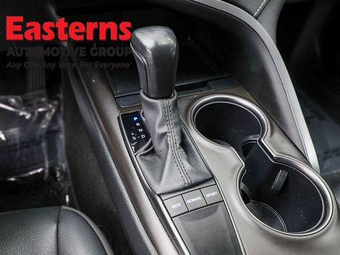 Used 2024 Toyota Camry SE image 13