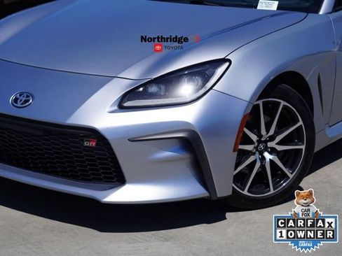 Used 2023 Toyota GR86 RWD image 5